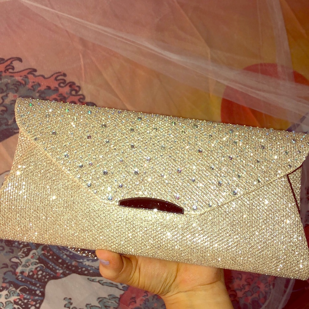 Beautiful shimmery purse!